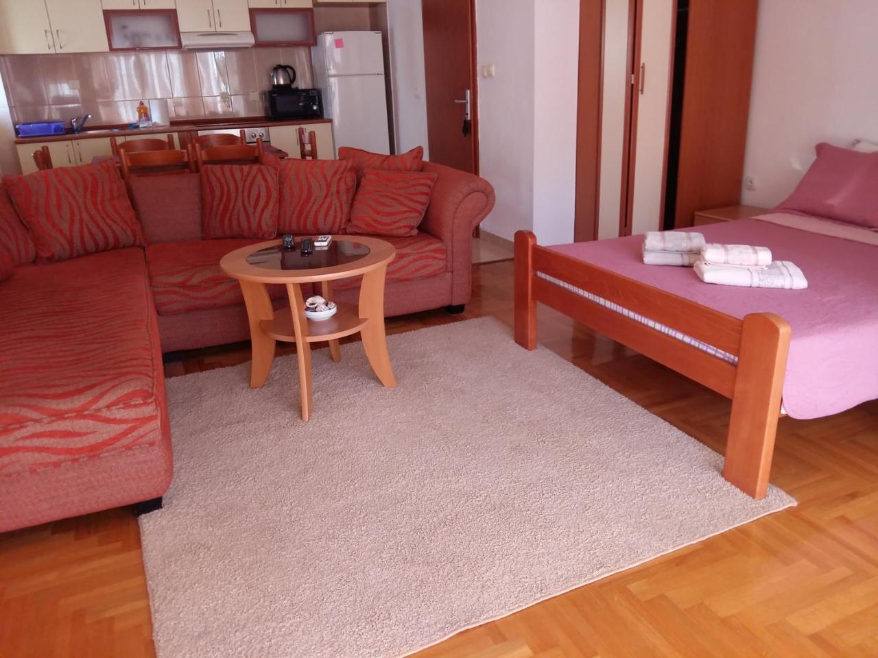 Lazar Apartments Petrovac Buitenkant foto
