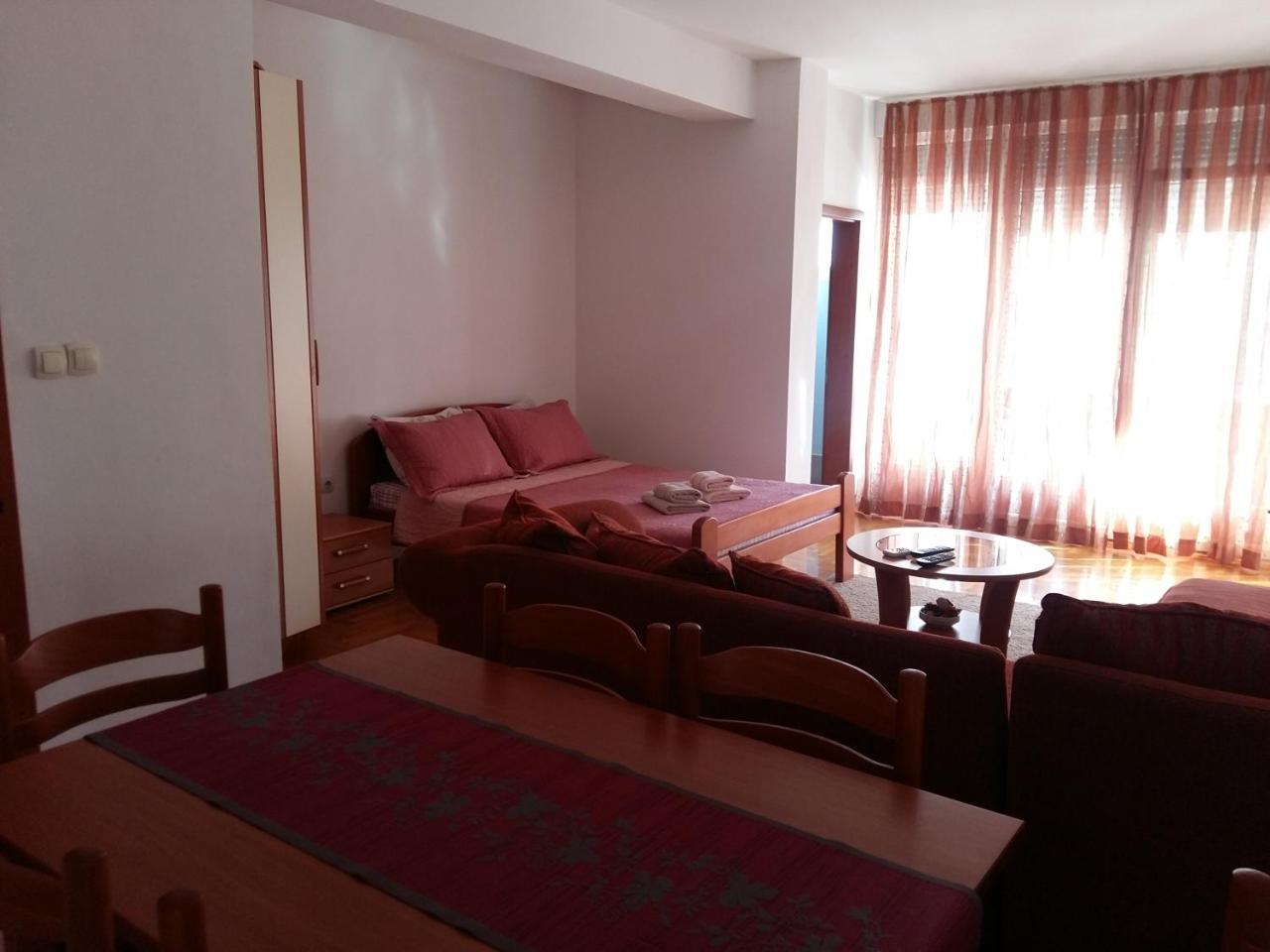 Lazar Apartments Petrovac Buitenkant foto